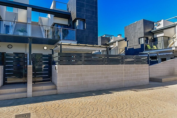 En megler med gode referanser - SPANIA1.no