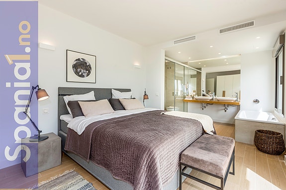 En megler med gode referanser - SPANIA1.no