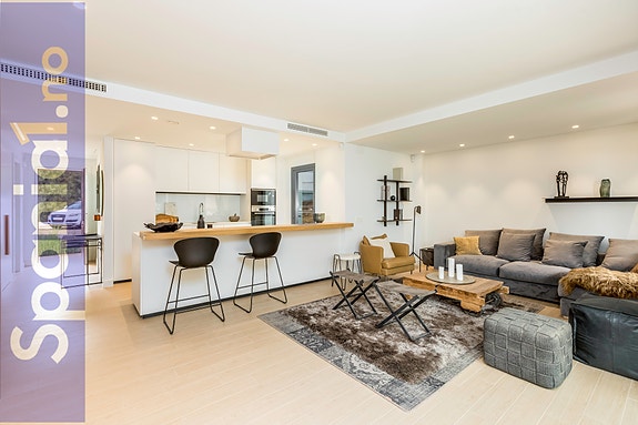 En megler med gode referanser - SPANIA1.no