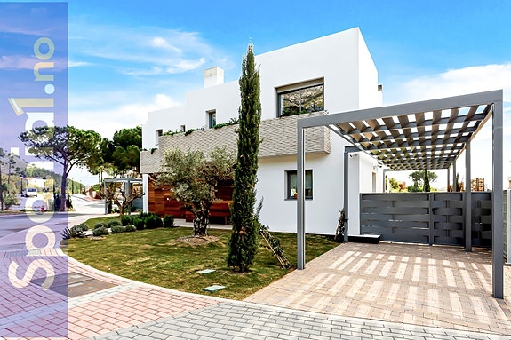 En megler med gode referanser - SPANIA1.no