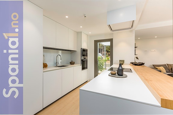 En megler med gode referanser - SPANIA1.no