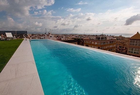 En megler med gode referanser - SPANIA1.no