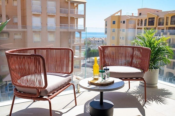 En megler med gode referanser - SPANIA1.no