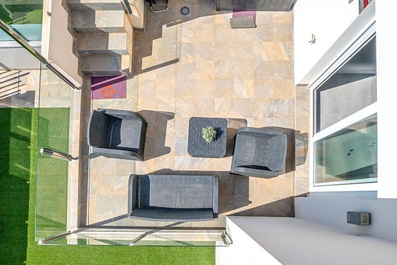 En megler med gode referanser - SPANIA1.no