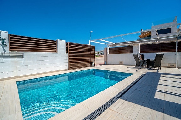 En megler med gode referanser -  SPANIA1.no