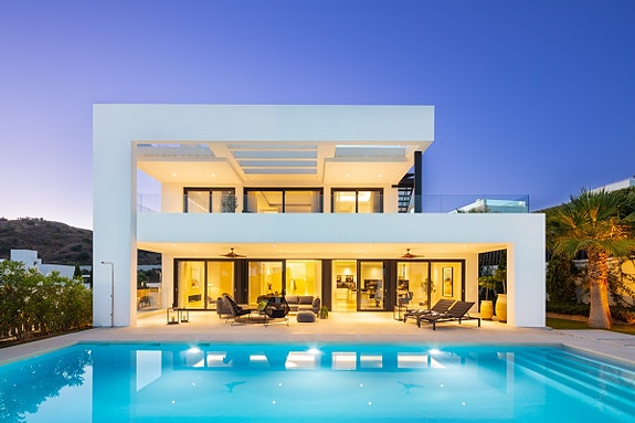 En megler med gode referanser - SPANIA1.no