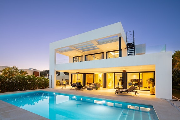 En megler med gode referanser - SPANIA1.no