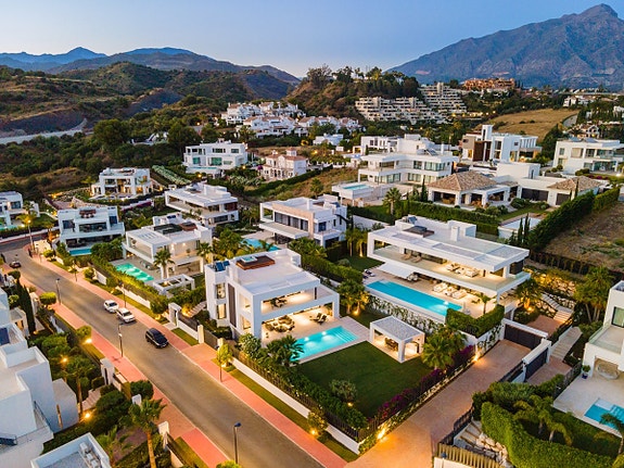 En megler med gode referanser - SPANIA1.no