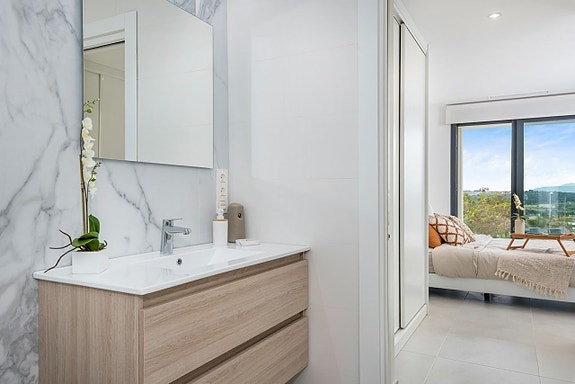 En megler med gode referanser - SPANIA1.no