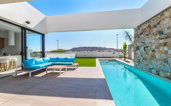 En megler med gode referanser - SPANIA1.no