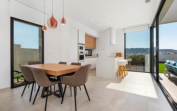 En megler med gode referanser - SPANIA1.no