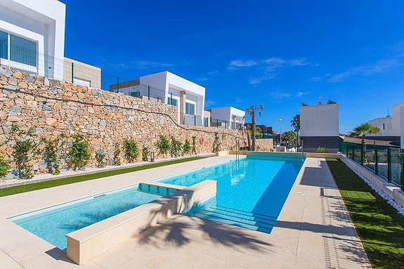 En megler med gode referanser - SPANIA1.no