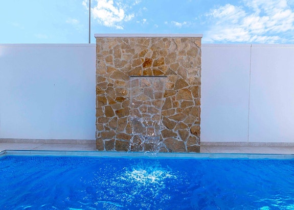 En megler med gode referanser - SPANIA1.no