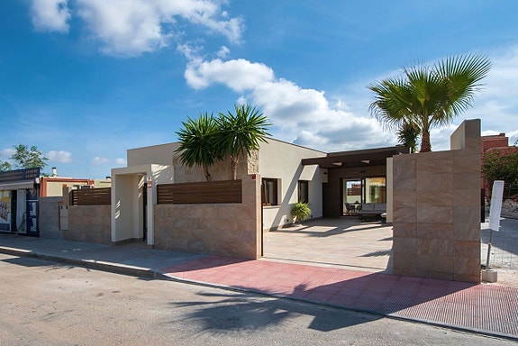 En megler med gode referanser - SPANIA1.no