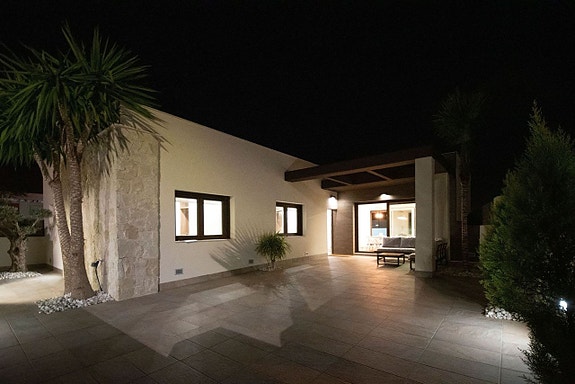 En megler med gode referanser - SPANIA1.no