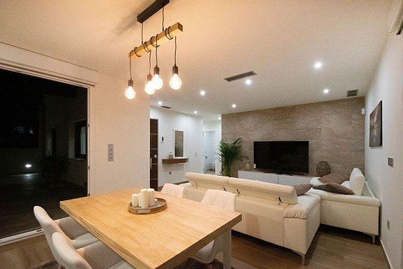 En megler med gode referanser - SPANIA1.no