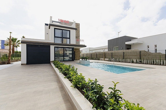 En megler med gode referanser - SPANIA1.no