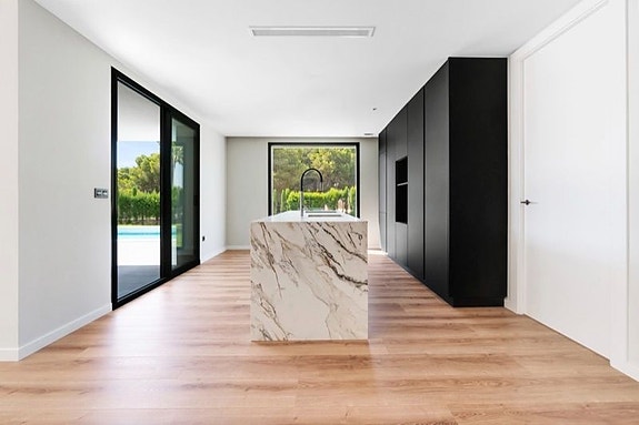 Bruk en megler med gode referanser - se SPANIA1.no