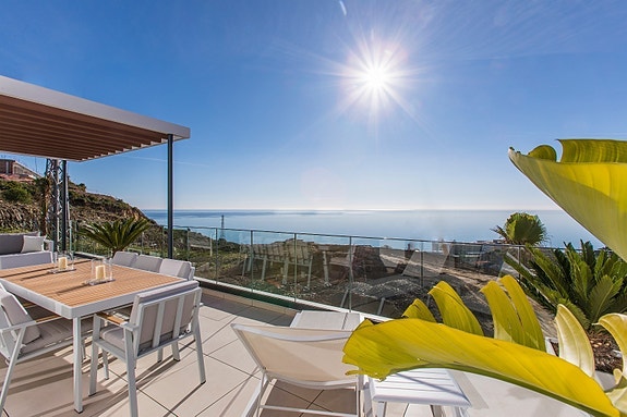 En megler med gode referanser - SPANIA1.no