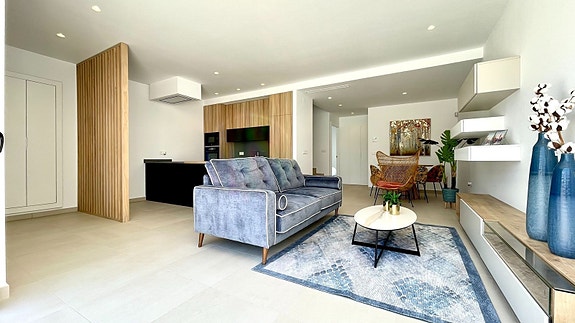 En megler med gode referanser - SPANIA1.no