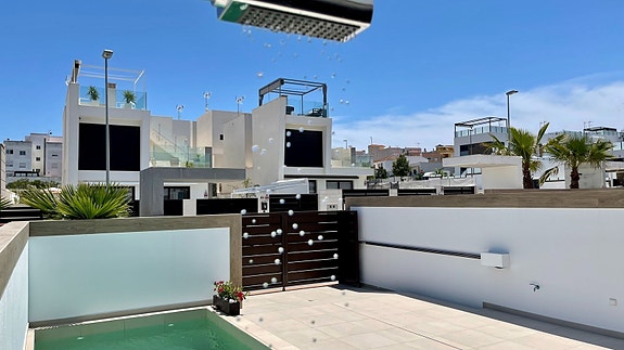 En megler med gode referanser - SPANIA1.no