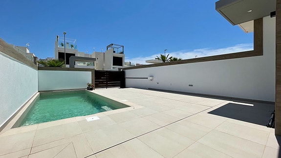 En megler med gode referanser - SPANIA1.no