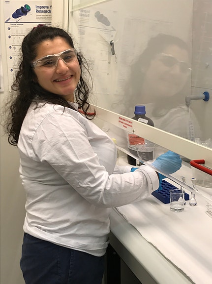 Vår interne lab tar analyser av produktet underveis i prosessen