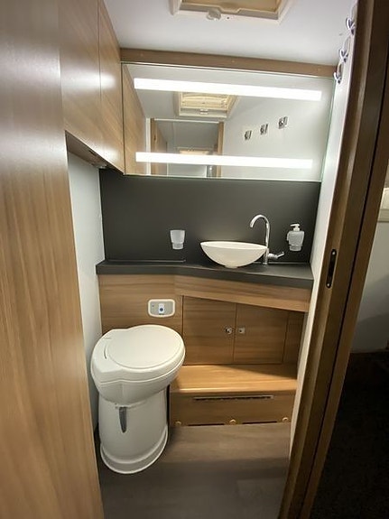 Adria Matrix 670 SC 12 of 13