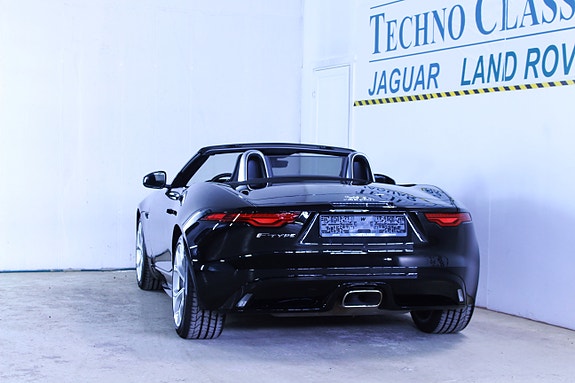 Jaguar F-TYPE 23 of 30