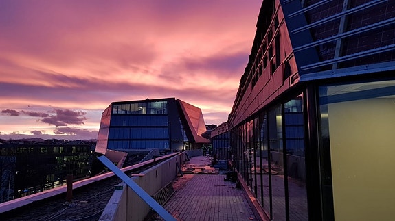 HABI as har levert og montert fasadekledning i spansk høykvalitets skifer inkl. tilhørende beslagsarbeid på Herbarium i Stavanger