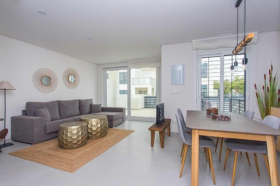 En megler med gode referanser - SPANIA1.no