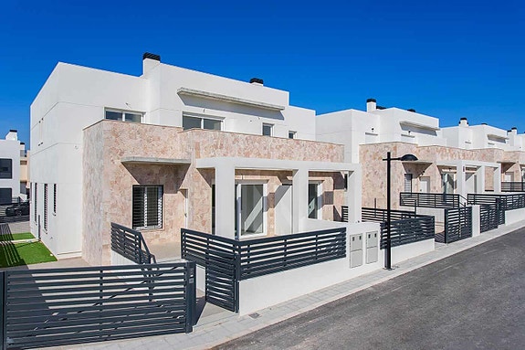 En megler med gode referanser - SPANIA1.no