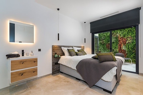 En megler med gode referanser -  SPANIA1.no