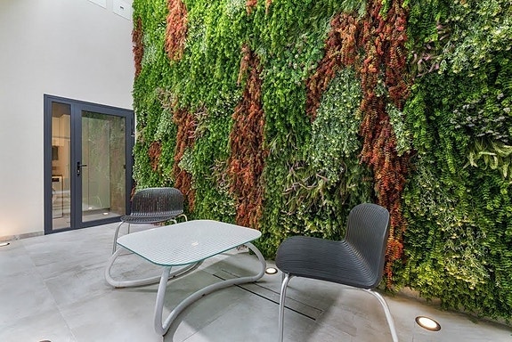 En megler med gode referanser -  SPANIA1.no