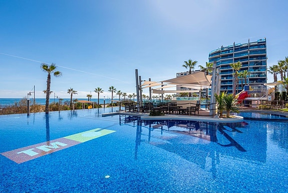 En megler med gode referanser - SPANIA1.no