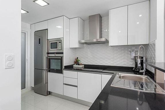 En megler med gode referanser - SPANIA1.no