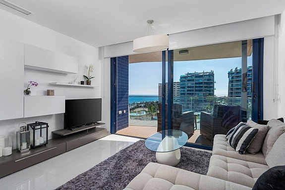 En megler med gode referanser - SPANIA1.no