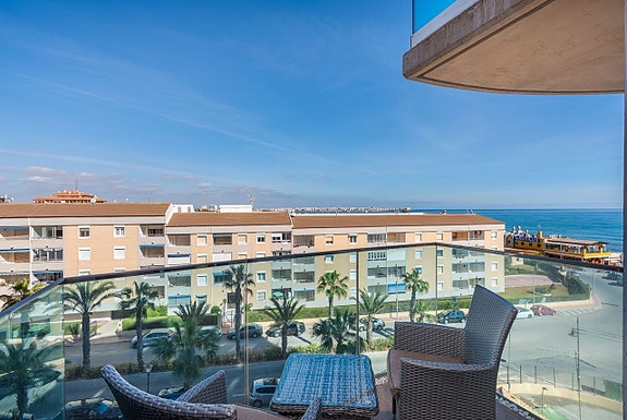 En megler med gode referanser - SPANIA1.no