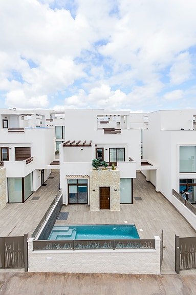 En megler med gode referanser -  SPANIA1.no