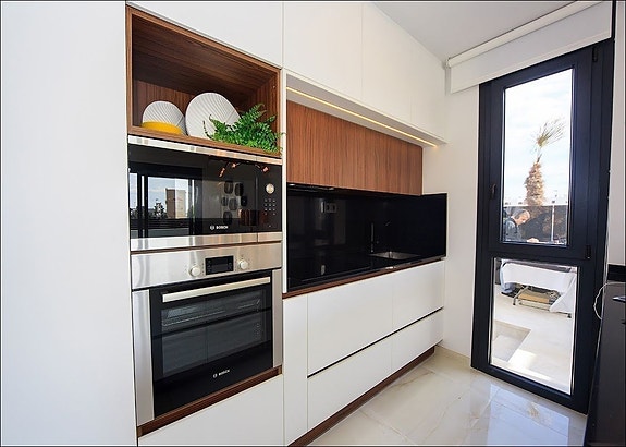 En megler med gode referanser -  SPANIA1.no