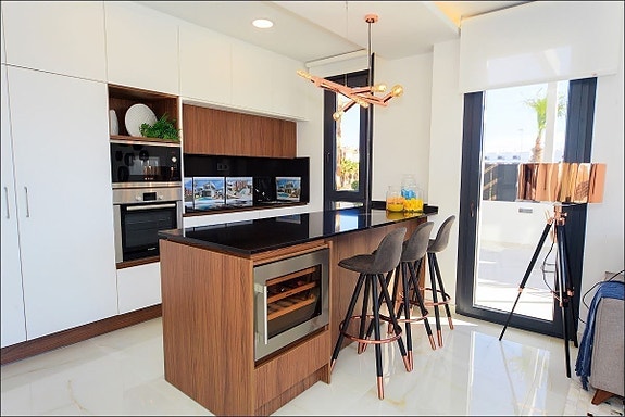 En megler med gode referanser -  SPANIA1.no