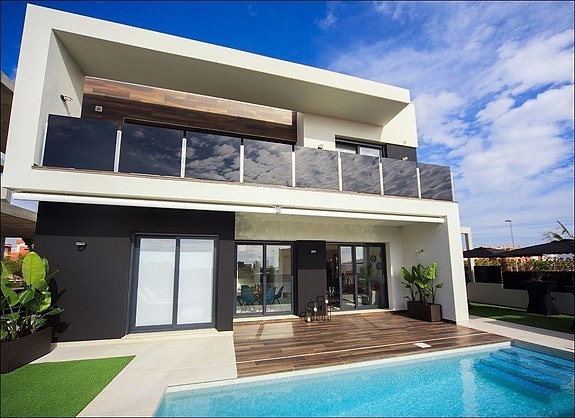 En megler med gode referanser -  SPANIA1.no