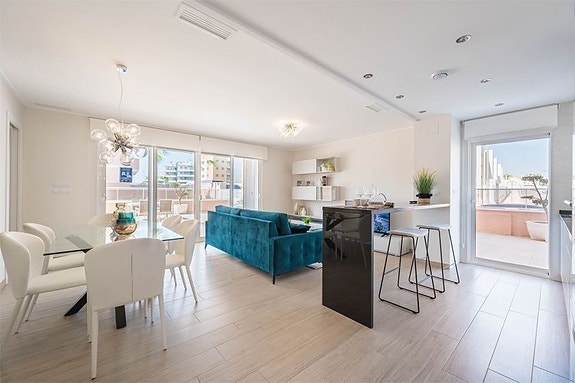 En megler med gode referanser - SPANIA1.no