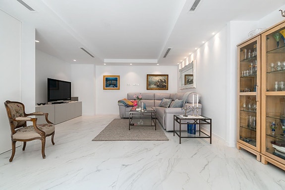 En megler med gode referanser - SPANIA1.no