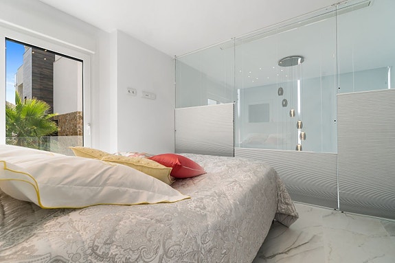 En megler med gode referanser - SPANIA1.no