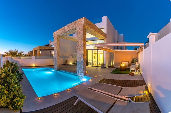 En megler med gode referanser - SPANIA1.no