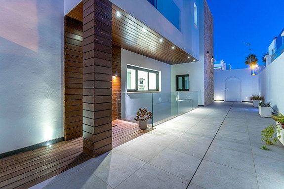 En megler med gode referanser - SPANIA1.no