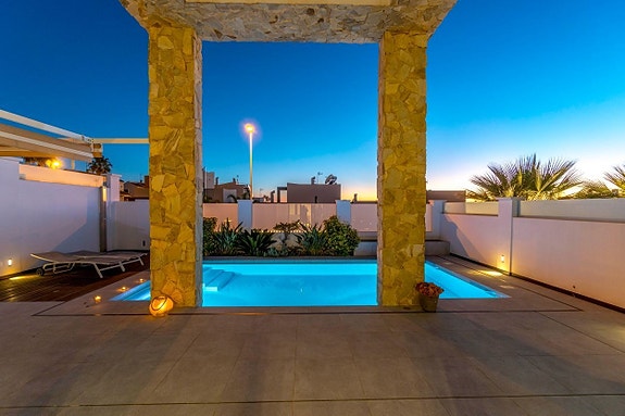 En megler med gode referanser - SPANIA1.no