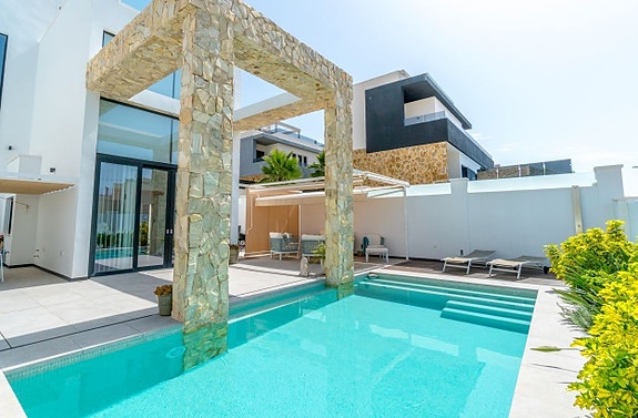 En megler med gode referanser - SPANIA1.no