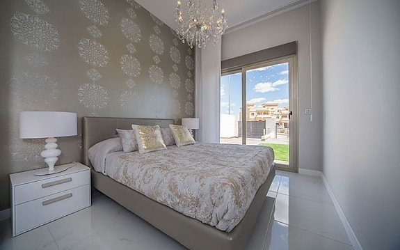 En megler med gode referanser - SPANIA1.no